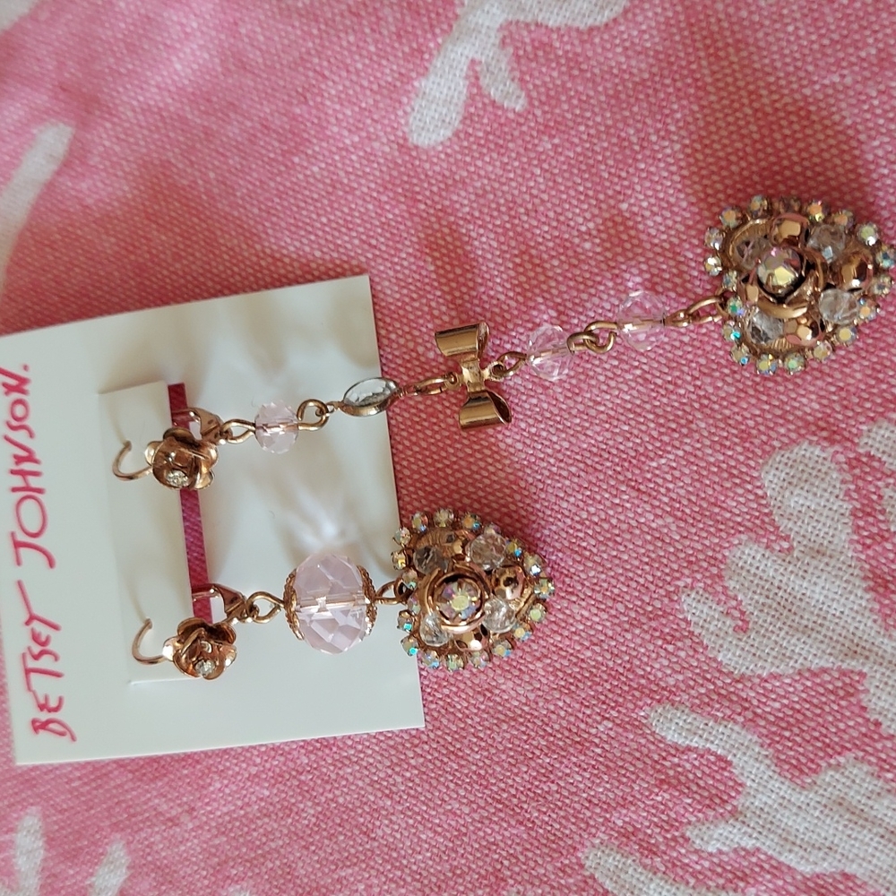 NWT Betsey Johnson MISMATCHED CRYSTAL HEART EARRINGS